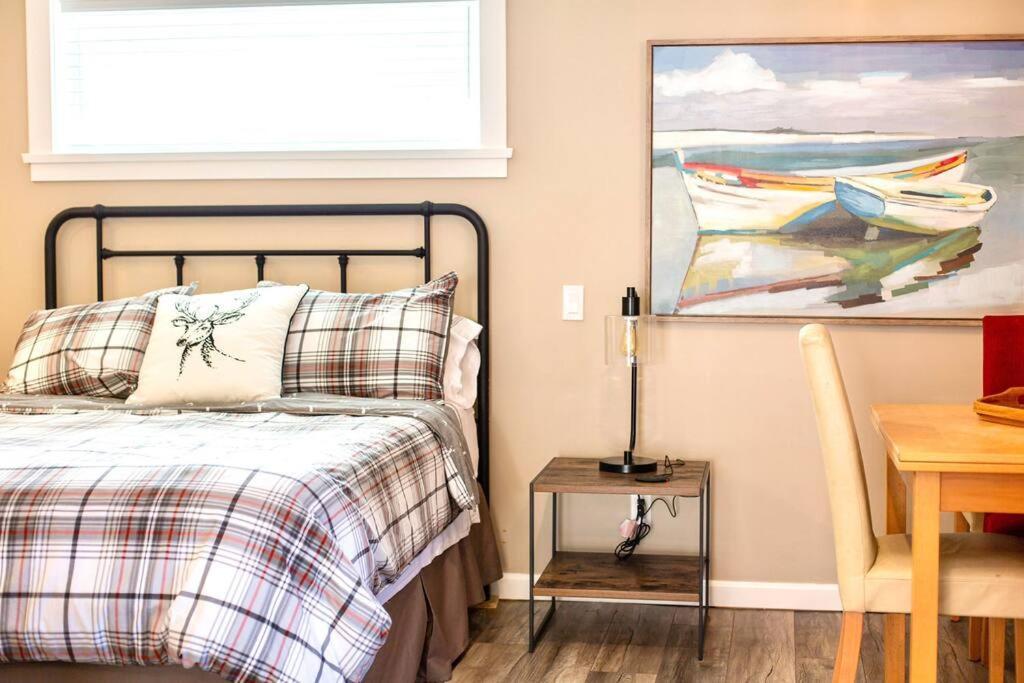 Raincoast Retreat At Shawnigan Lake! Eksteriør billede